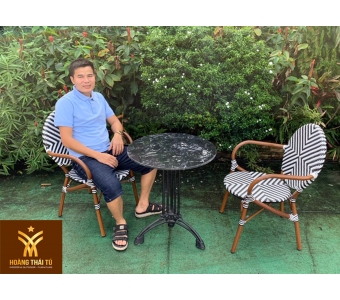 noi-that-ban-ghe-sofa-ghe-cafe-may-nhua-ngoai-troi-q4