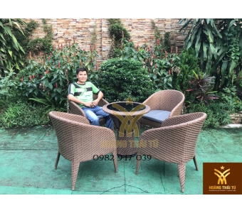 noi-that-ban-ghe-sofa-ghe-cafe-may-nhua-ngoai-troi-q83