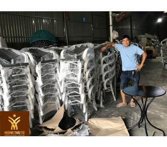 bo-ban-ghe-cafe-luoi-ngoai-troi-b25