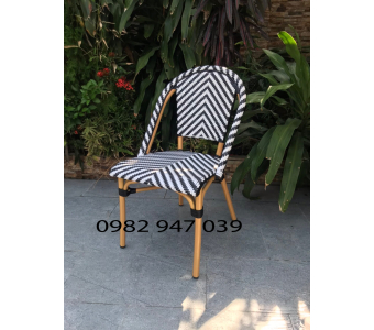 ghe-cafe-san-vuon-w1